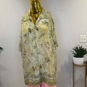 Quo Silk Vintage Green Floral Short Sleeve Silk Blouse Greek Key Border LARGE